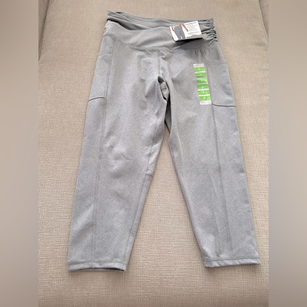 Earth Yoga Gray Cinched Waist Capri Leggings